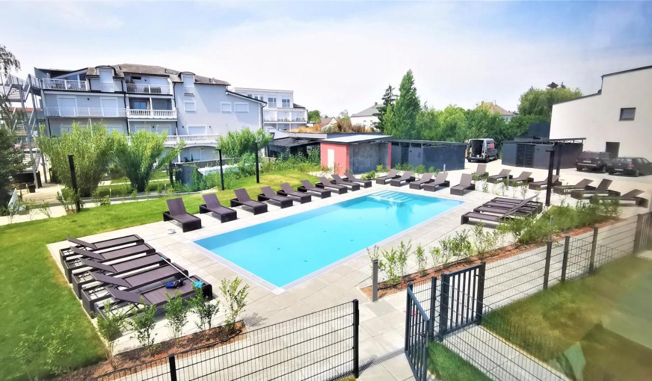 Spa Residenz Neusiedl Appartments นอยซีเดิลอัมเซ ภายนอก รูปภาพ