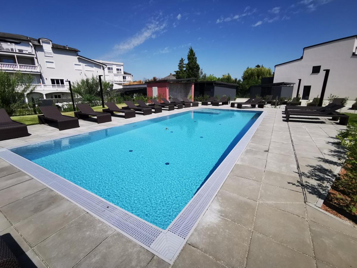 Spa Residenz Neusiedl Appartments นอยซีเดิลอัมเซ ภายนอก รูปภาพ